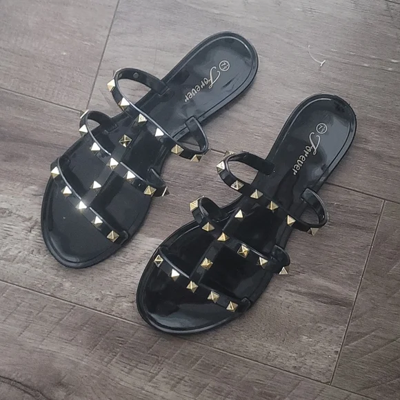 Sandals - Picture 2 of 4